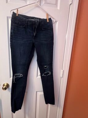 Universal Thread Black Skinny Distressed Jeans